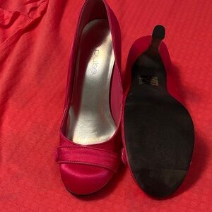 Pulse Women's Vibrant Red Satin Heels